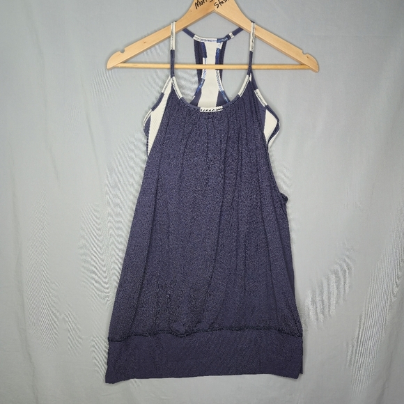 Lululemon No Limits Tank With Built In Bra Cadet Blue Stripe Size 8 - Picture 1 of 7